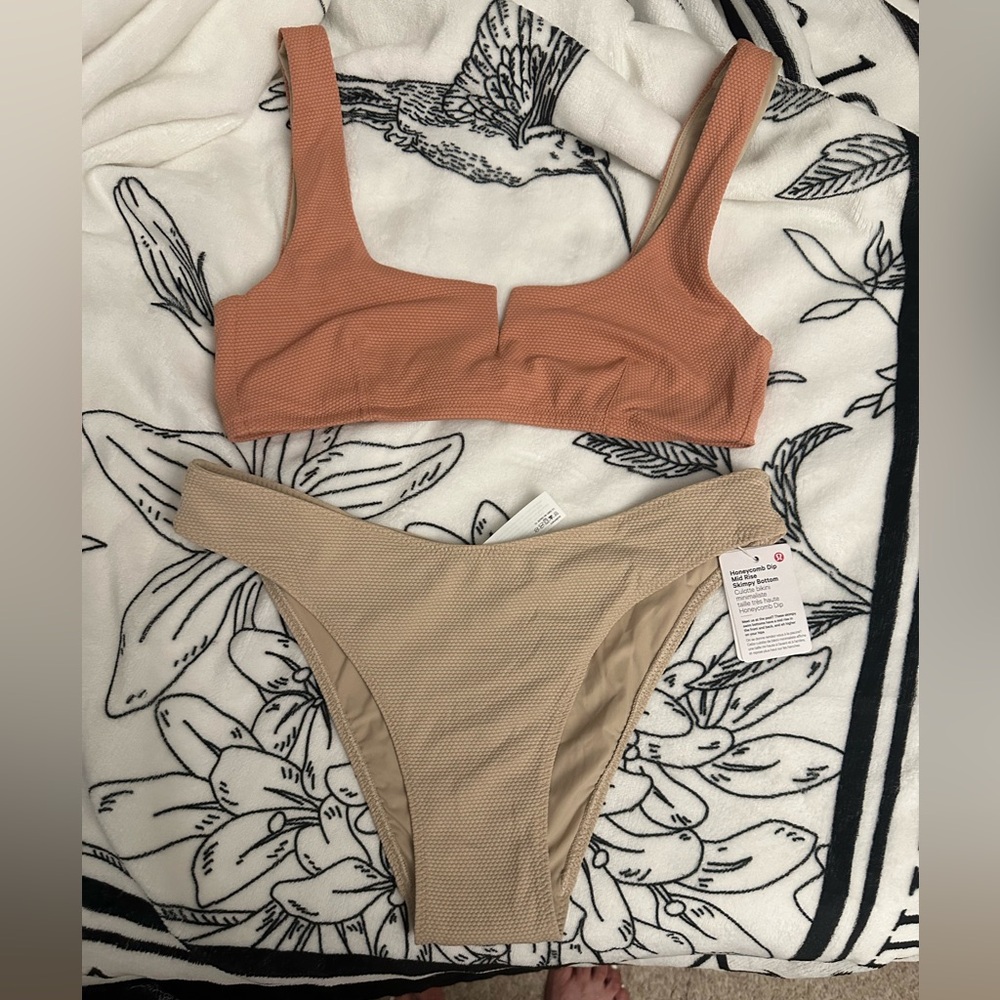 New with tag small size tops don’t have tag but new 2 piece set